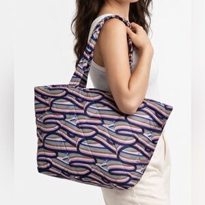 NWT VERA BRADLEY WOMEN'S EAST WEST TOTE IN RETRO RIBBONS